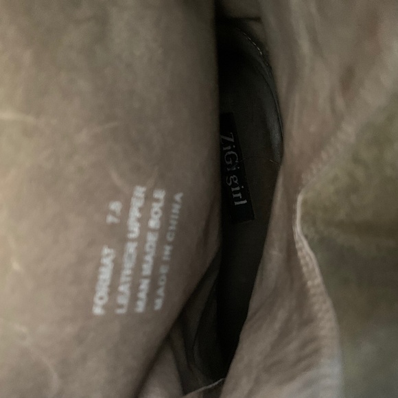 Zigi Girl Suede Taupe Boots with buckle straps - Picture 5 of 7